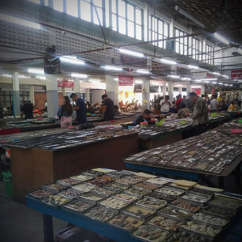 Thipanet Buddha amulet market [SAT]